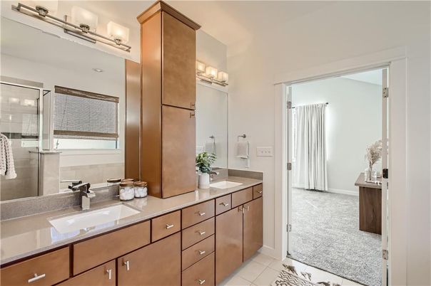 Bathroom, Dual Sink Vanities, Interior