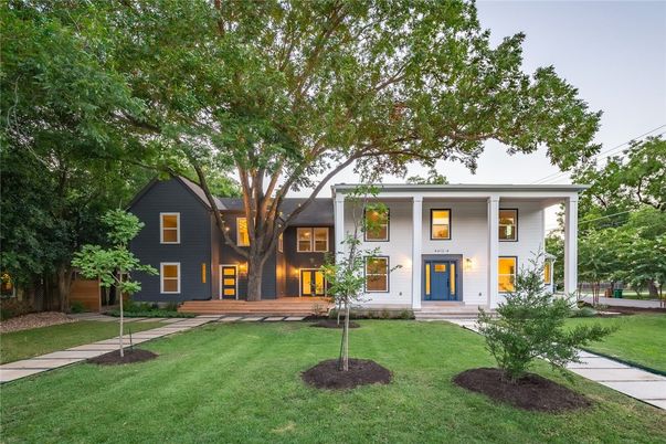 Backyard, Exterior, Facade, Farmhouse