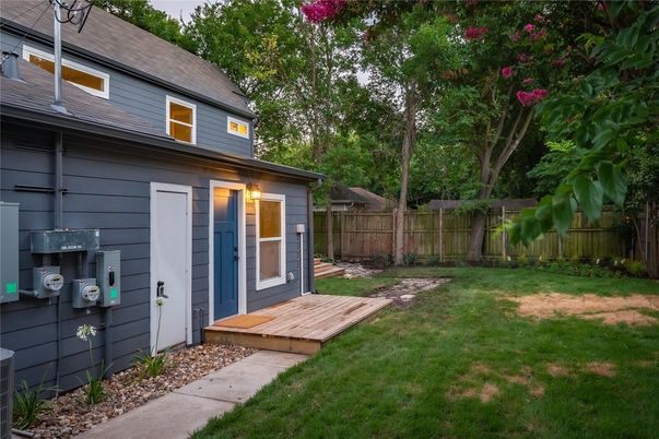 Backyard, Exterior