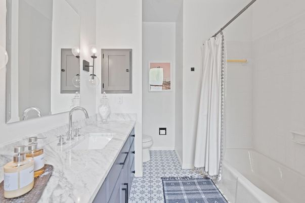 Bathroom, Dual Sink Vanities, Interior