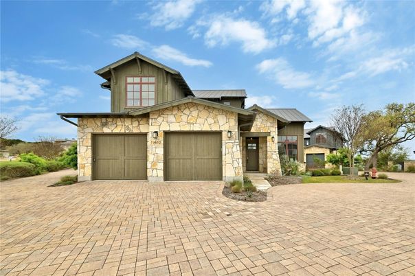Attached, Exterior, Facade, Brick Traditional
