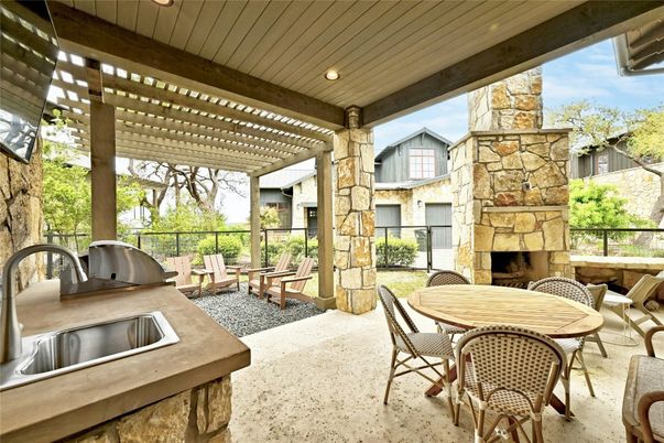Exterior, Fireplace