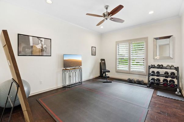 Fitness Equipment, Interior, Recessed Lighting, Wood Texture Flooring
