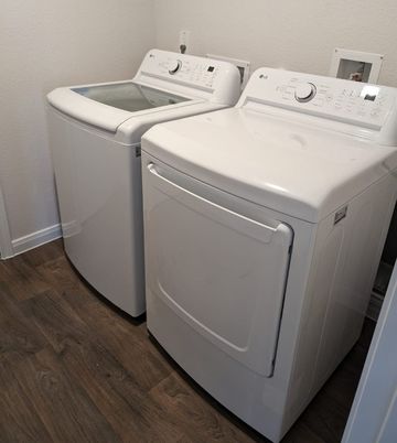 Interior, Washer, Wood Texture Flooring