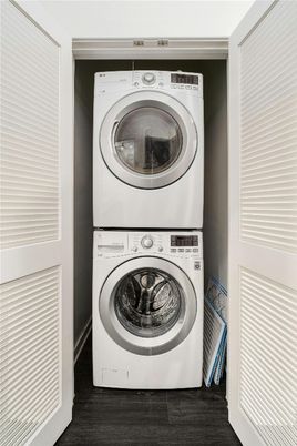 Interior, Utility Closets, Washer, Wood Texture Flooring