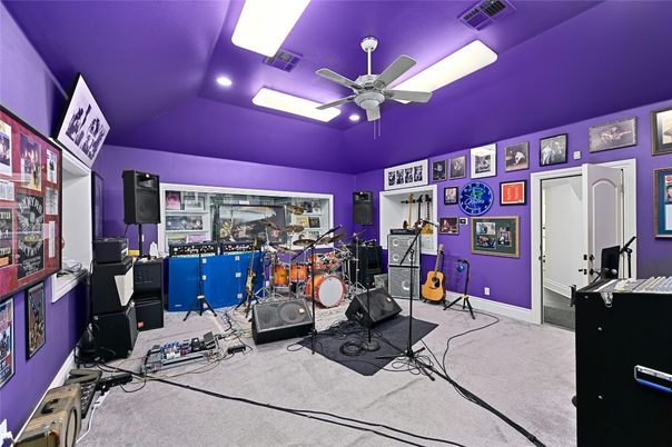 Fitness Equipment, Interior, Recessed Lighting