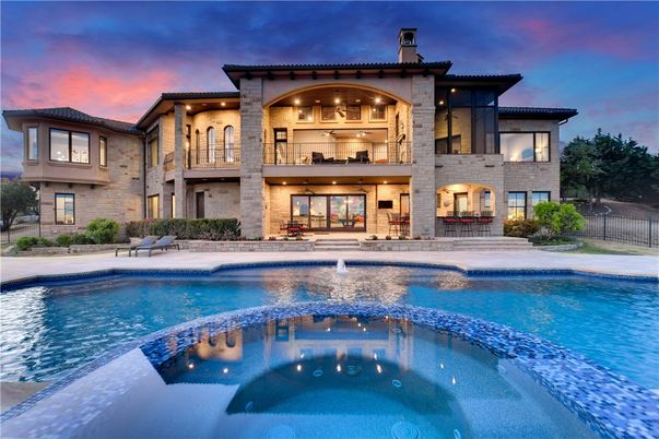 Exterior, Facade, Pool, Mediterranean