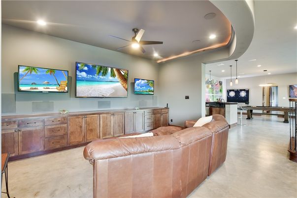 Billiard Table, Game Room, Interior, Living room, Pendant Lights, Recessed Lighting