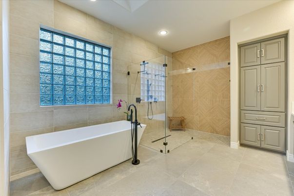 Bathroom, Free Standing Baths, Glass Shower, Interior, Recessed Lighting