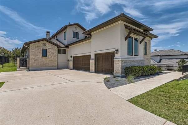 Attached, Exterior, Facade, Mediterranean