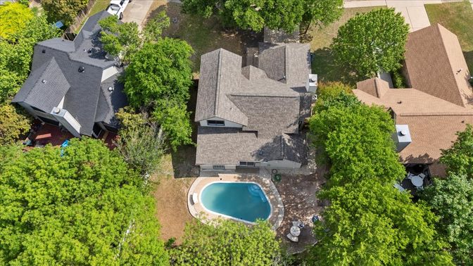 Exterior, Drone
