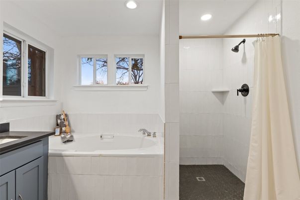 Bathroom, Interior, Recessed Lighting