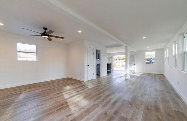 Empty room, Interior, Recessed Lighting, Wood Texture Flooring