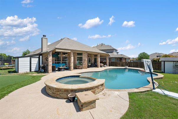 Exterior, Pool