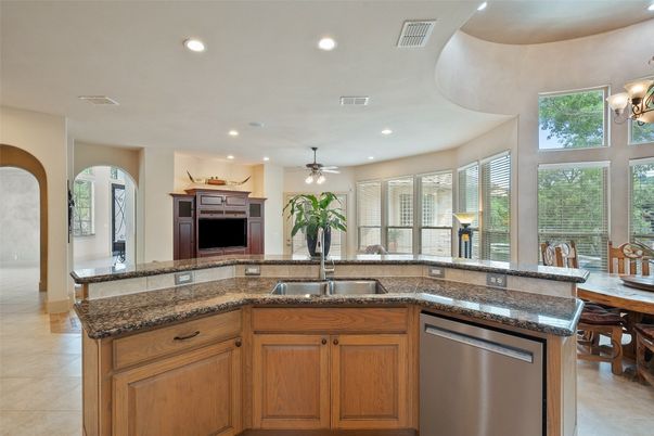 Dining room, Interior, Kitchen, Recessed Lighting