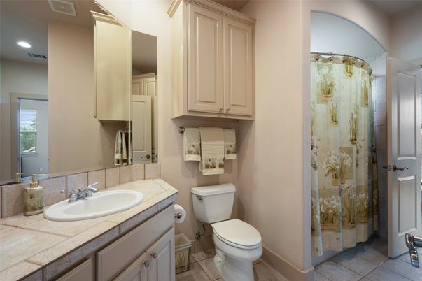 Bathroom, Interior, Recessed Lighting, Tile Countertops