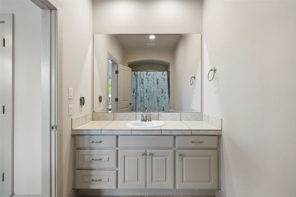 Bathroom, Interior, Recessed Lighting, Tile Countertops