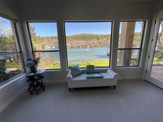 Interior, Sun Room, Water