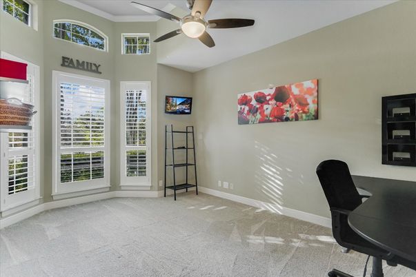 Home Office, Interior