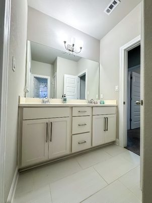 Bathroom, Dual Sink Vanities, Interior