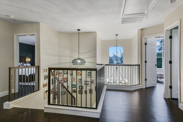 Interior, Pendant Lights, Wood Texture Flooring