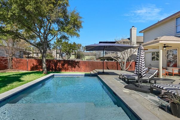 Exterior, Pool