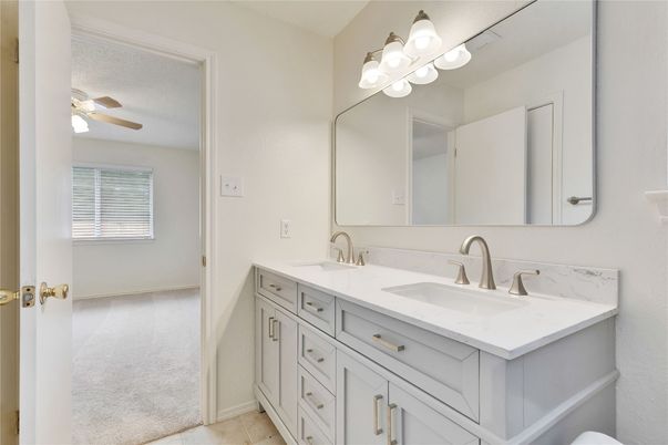 Bathroom, Dual Sink Vanities, Interior