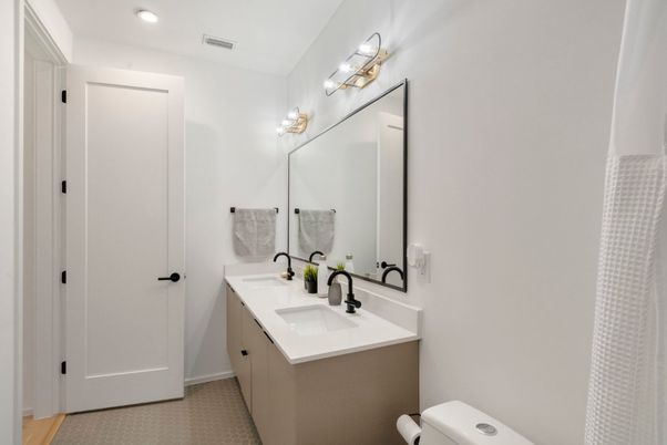 Bathroom, Dual Sink Vanities, Interior, Recessed Lighting