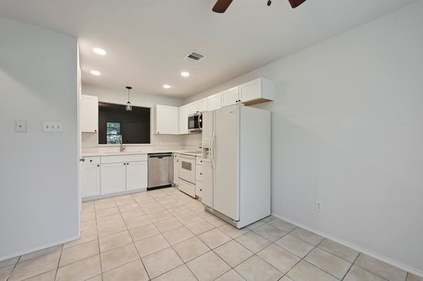 Interior, Kitchen, Pendant Lights, Recessed Lighting, Stainless Steel Appliances