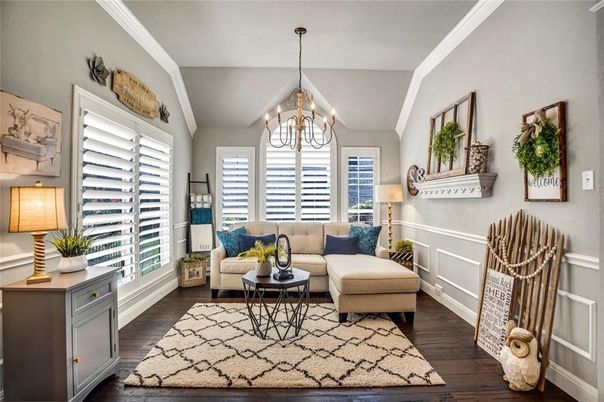 Chandelier, Interior, Living room, Wood Texture Flooring