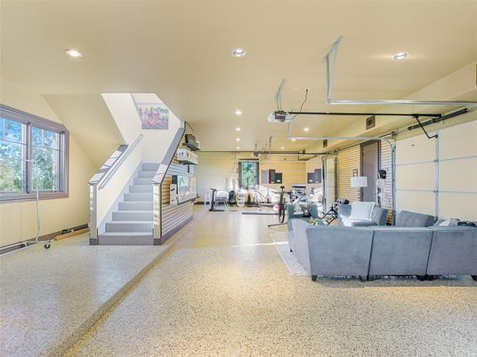 Fitness Equipment, Interior, Living room, Recessed Lighting