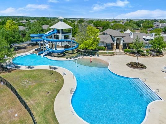 Exterior, Playground, Pool