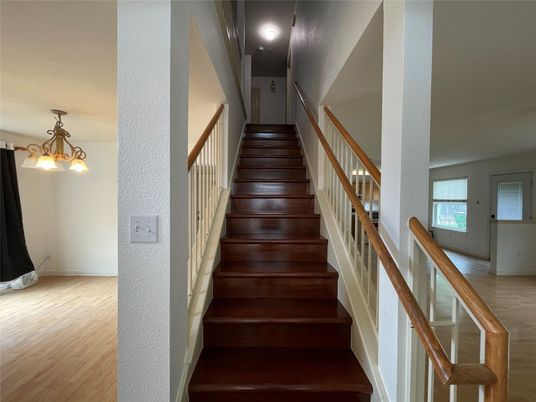 Interior, Pendant Lights, Recessed Lighting, Wood Texture Flooring