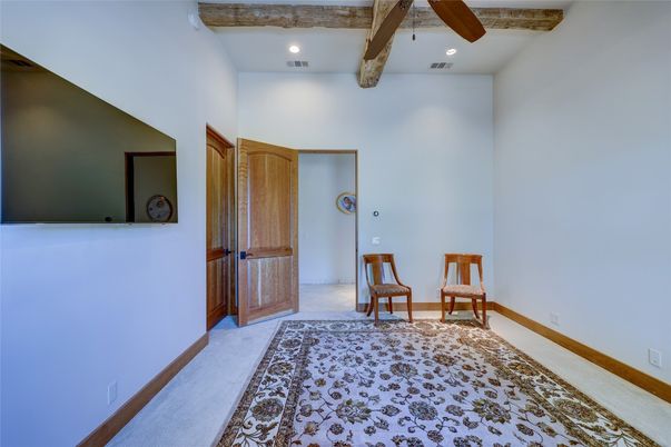 Empty room, Interior, Recessed Lighting, Wooden Beams