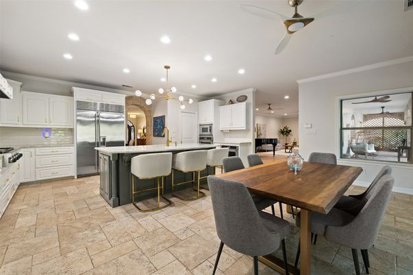 Dining room, Interior, Kitchen, Pendant Lights, Recessed Lighting, Stainless Steel Appliances