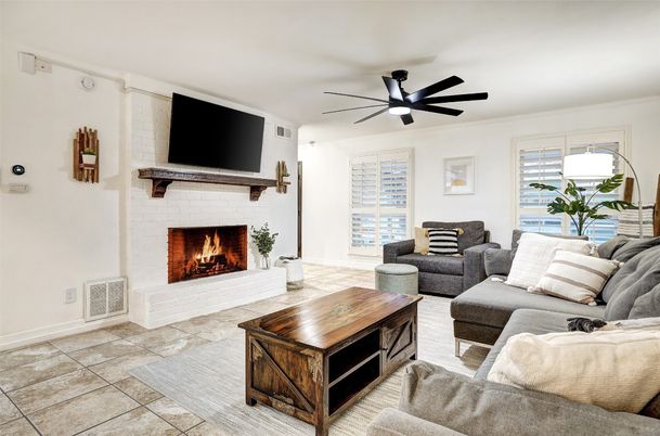 Fireplace, Interior, Living room