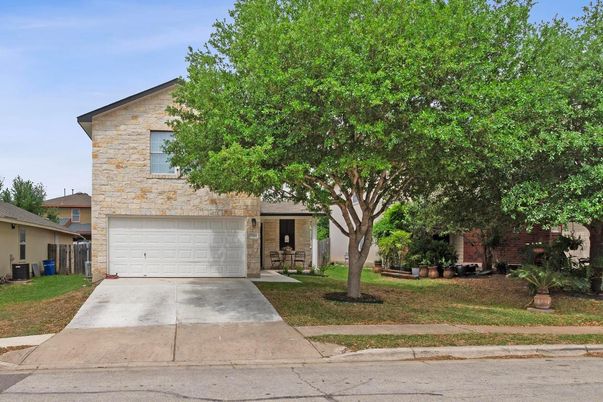 Attached, Exterior, Facade, Ranch
