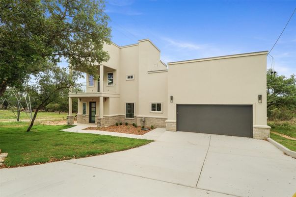 Attached, Backyard, Exterior, Facade, Modern