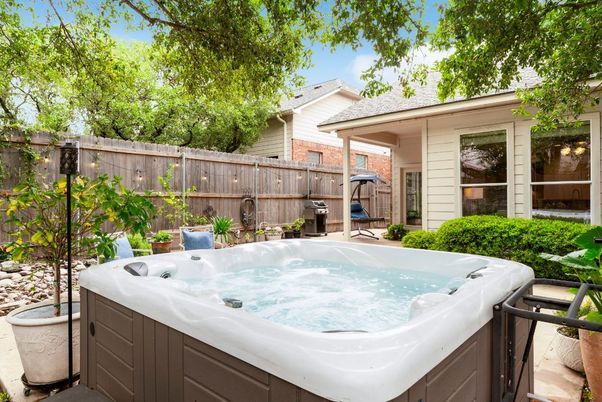 Exterior, Hot Tub