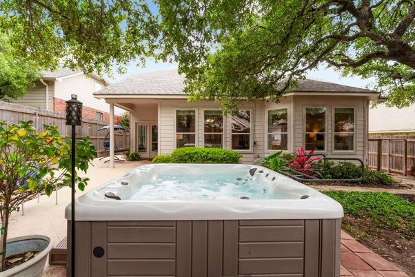 Exterior, Hot Tub