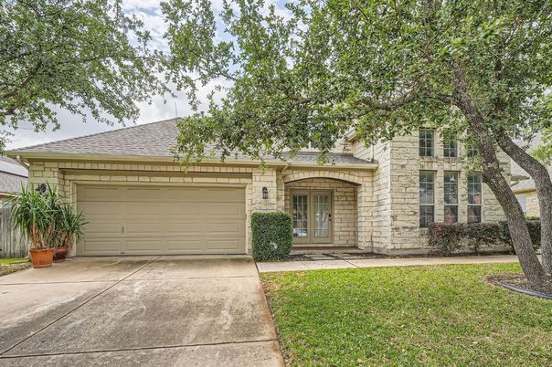 Attached, Exterior, Facade, Brick Traditional