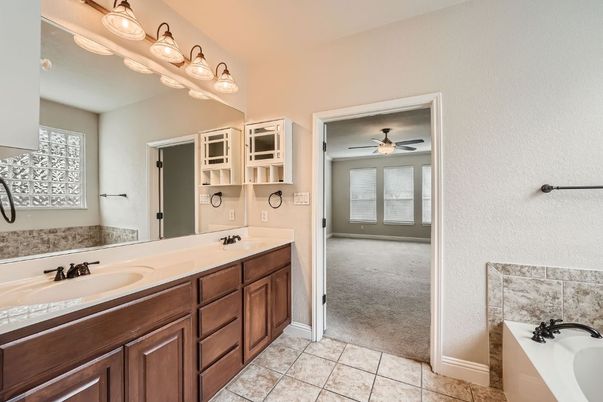 Bathroom, Dual Sink Vanities, Interior
