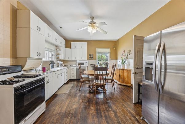Dining room, Interior, Kitchen, Stainless Steel Appliances, Wood Texture Flooring