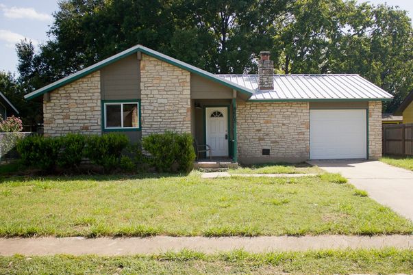 Attached, Exterior, Facade, Brick Facade, Ranch