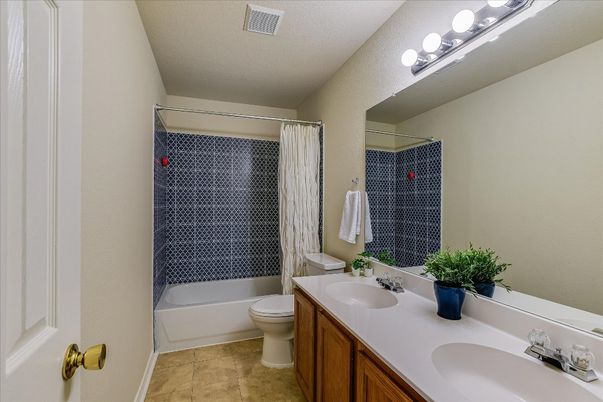 Bathroom, Dual Sink Vanities, Interior