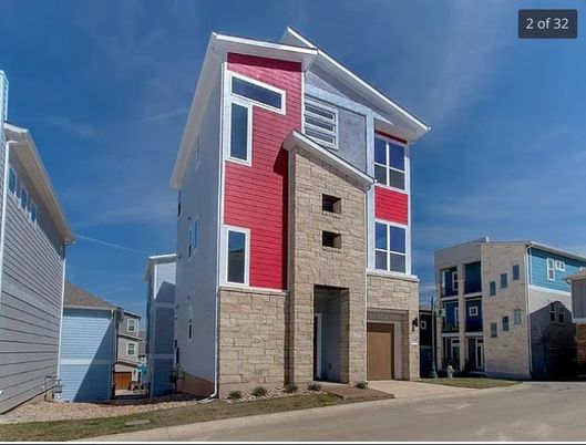 Exterior, Facade, Rowhouse
