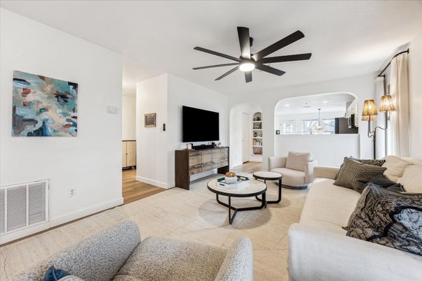 Interior, Living room, Pendant Lights, Recessed Lighting, Wood Texture Flooring