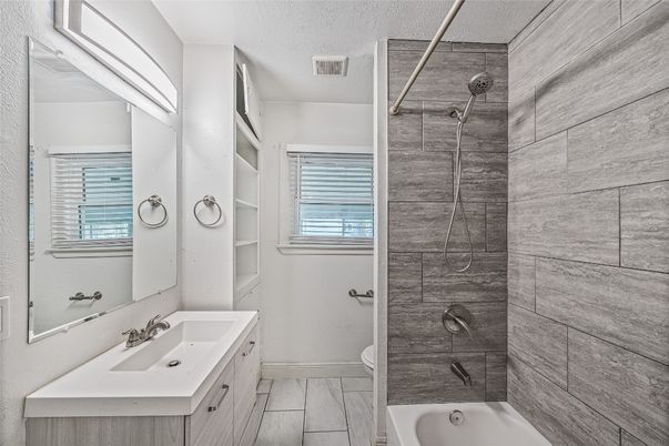 Bathroom, Dual Sink Vanities, Interior, Marble
