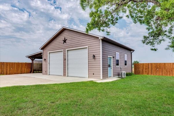 Backyard, Detached Garage, Exterior