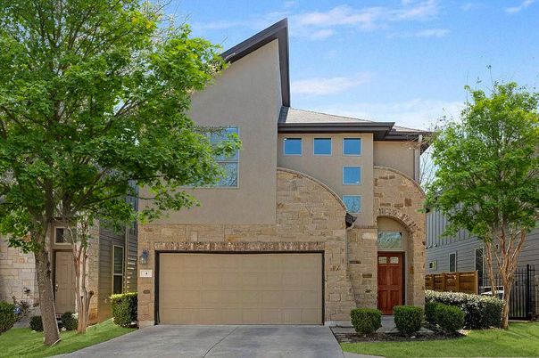 Attached, Exterior, Facade, Mediterranean